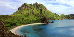 komodo tour - beach