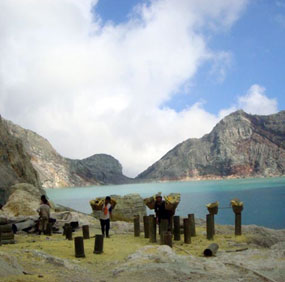 Ijen Trekking by ALAM